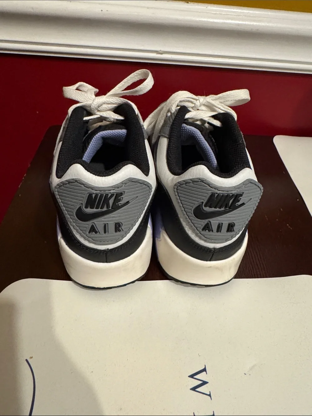 Nike Youth  Air Max Light Thistle size 6 Y  Sneakers in White, Gray & Lavender